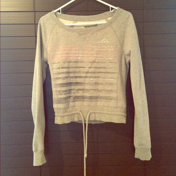Grey short cut sweater