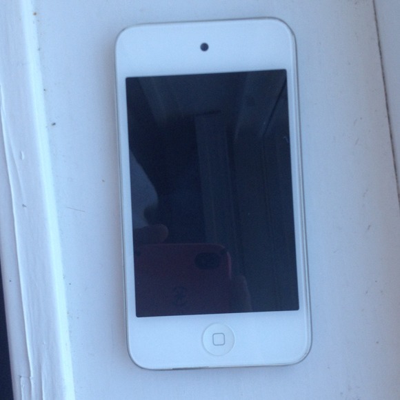 White IPod touch 8GB