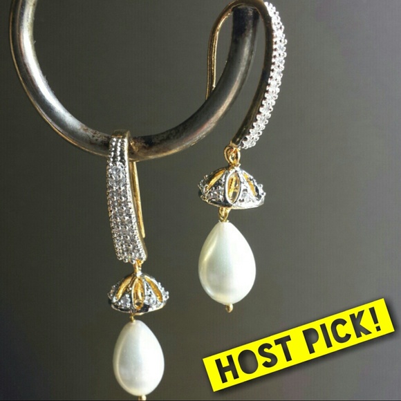 2X ⭐️ HOST PICK ⭐️ Elegant CZ pearl earrings - Picture 1 of 4