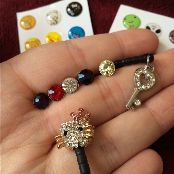 Dust plugs for the iPhone/iPod - Picture 2 of 3