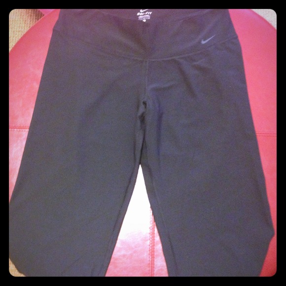Nike black Capri workout pants