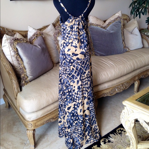 Dress - Picture 3 of 4