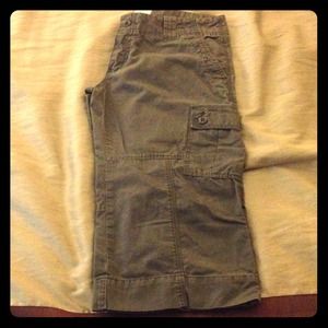 Army green cargo capris !!