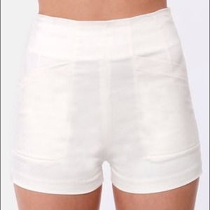 High Waisted Shorts White