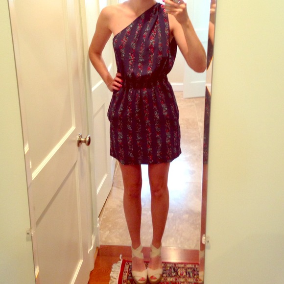 One shoulder dark blue dress