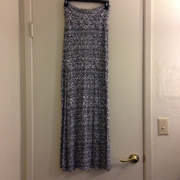 Black and white tribal print maxi skirt