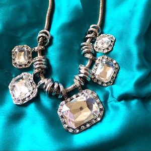 Stunning 5 stone white/clear stone necklace