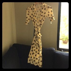 Bumble bee print DVF classic wrap dress