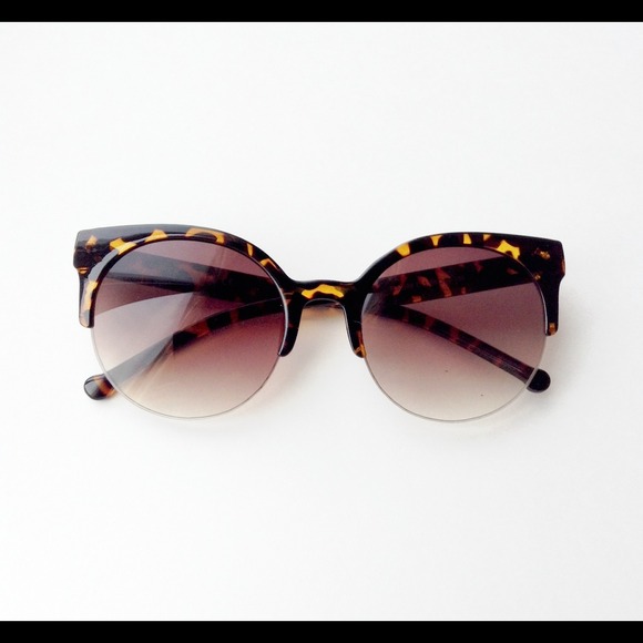 Cats eye sunglasses