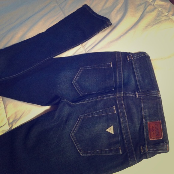 GUESS Low-Rise Bootcut jeans