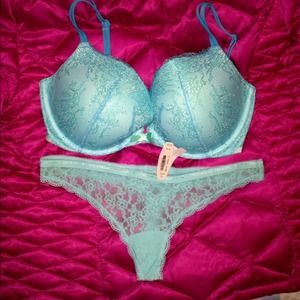 🎀VICTORIA'S SECRET VERY SEXY PUSH-UP/PIGEONNANT🎀