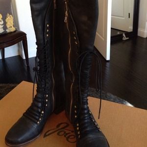 Joie Boots