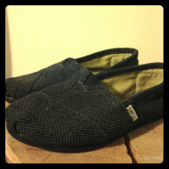 Wool toms