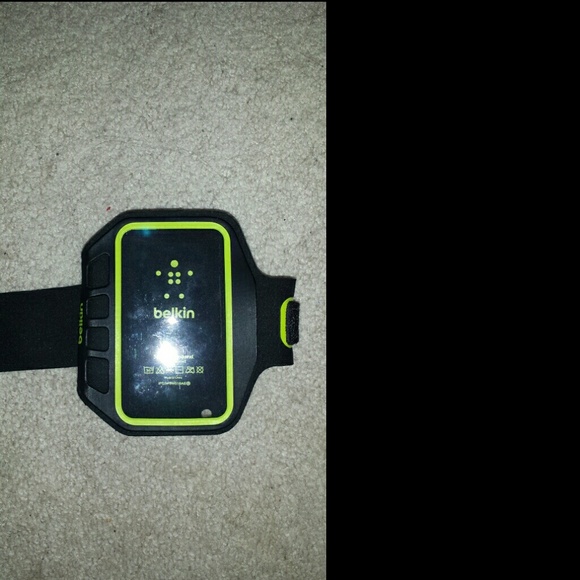 ***SOLD*** Adjustable arm band for iPhone 4s