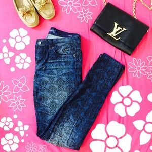 👙SALE👙 Vigoss lace skinny jeans (size 25)