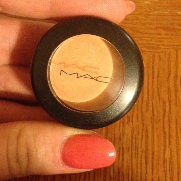 MAC eyeshadow