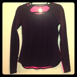 Lululemon Reversible purple and pink key hole top