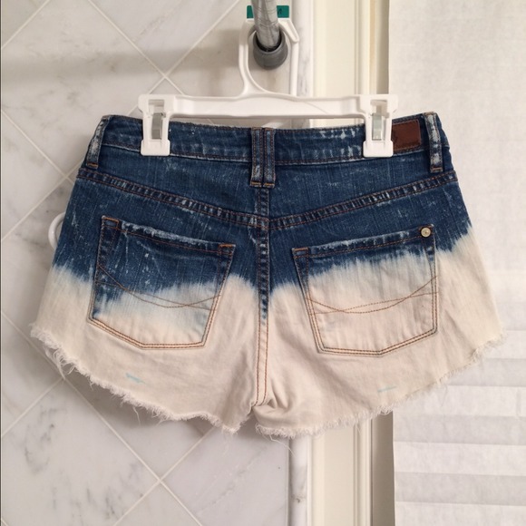 High-Waisted Ombre Denim Shorts - Picture 2 of 4