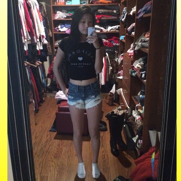 High-Waisted Ombre Denim Shorts - Picture 3 of 4