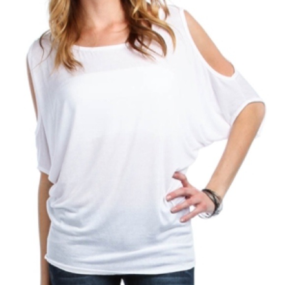 💛 White Open Shoulder Wing Sleeve Top NEW !