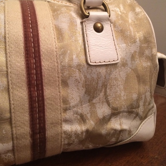 Sold on EBay πCoach White & Gold Purse - Picture 3 of 4