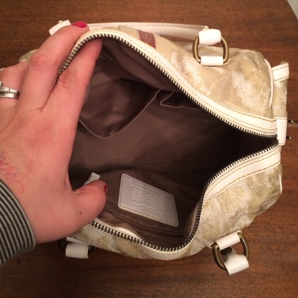 Sold on EBay πCoach White & Gold Purse - Picture 4 of 4