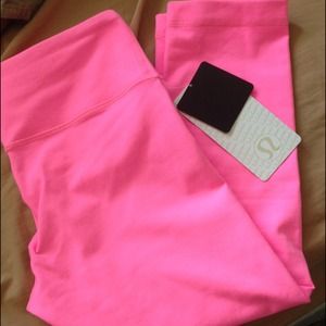 🚫SOLD🚫Lululemon wunder under crops