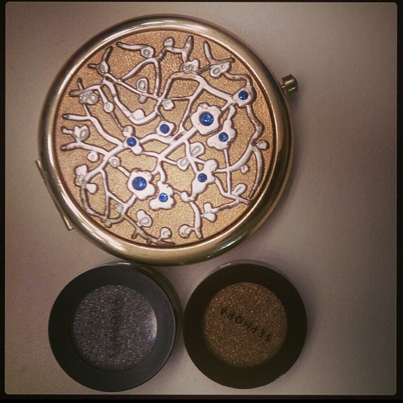 ♡SOLD♡ Was $14 Mirror and two Sephora eyeshadow