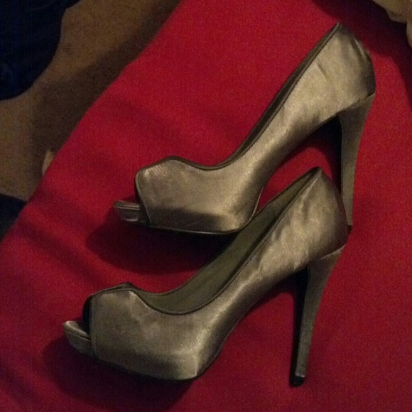 Metallic heels!