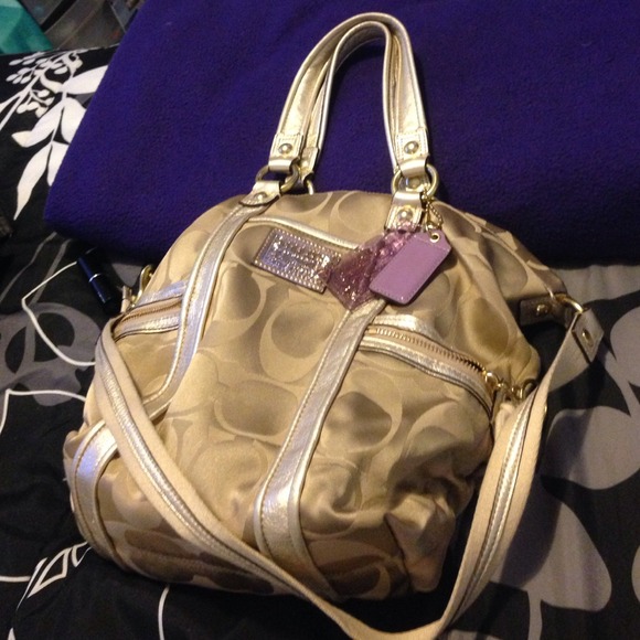 Beige coach poppy purse