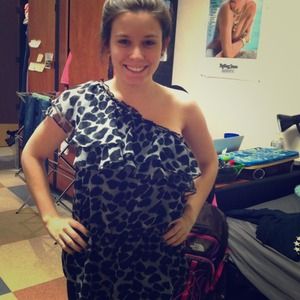 One shouldered ruffled spotted shirt