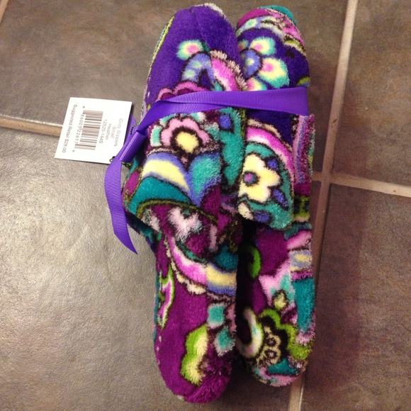 SOLD‼️‼️‼️‼️ Vera Bradley slippers - Picture 2 of 3