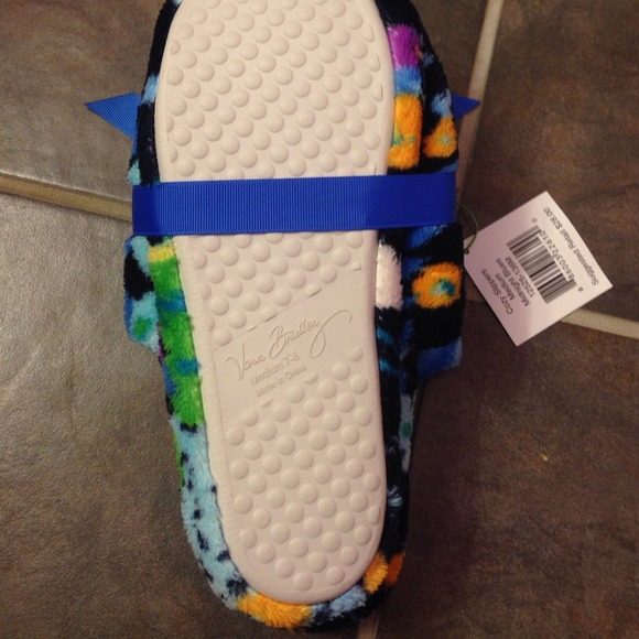 SOLD‼️‼️‼️‼️ Vera Bradley slippers - Picture 3 of 4