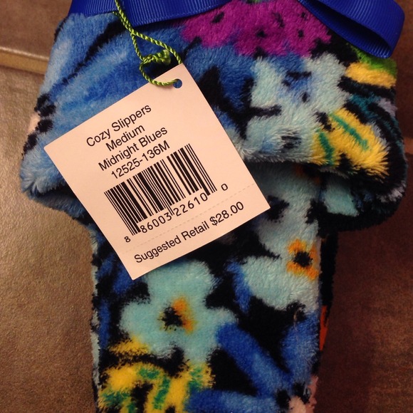 SOLD‼️‼️‼️‼️ Vera Bradley slippers - Picture 4 of 4