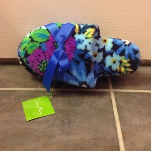 SOLD‼️‼️‼️‼️ Vera Bradley slippers