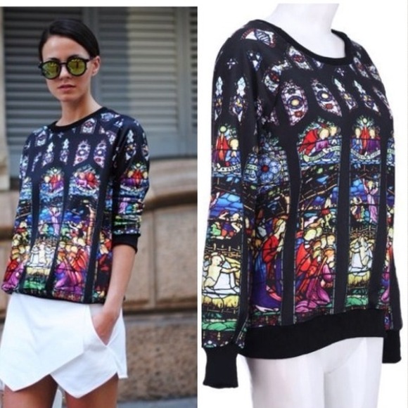 Vintage-like chapel sweater