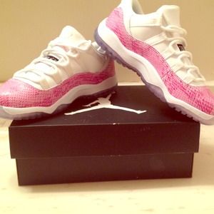 Retro 11 preschool size 13/ Pink and White.