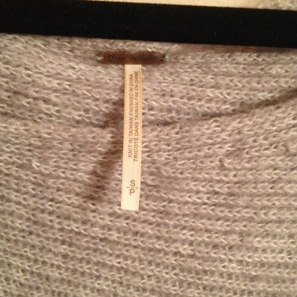 Free people off the shoulder sweater - Picture 3 of 4