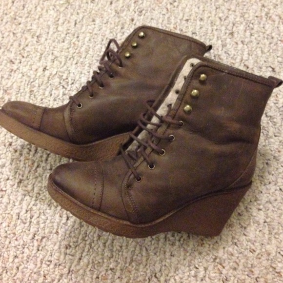 SOLD - Picture 3 of 4