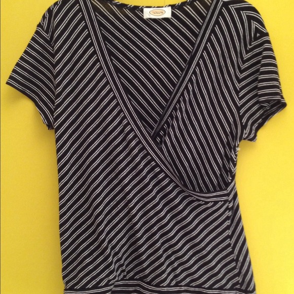 Women's Medium Top Talbots black n white stripped