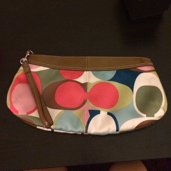 Coach clutch/wristlet