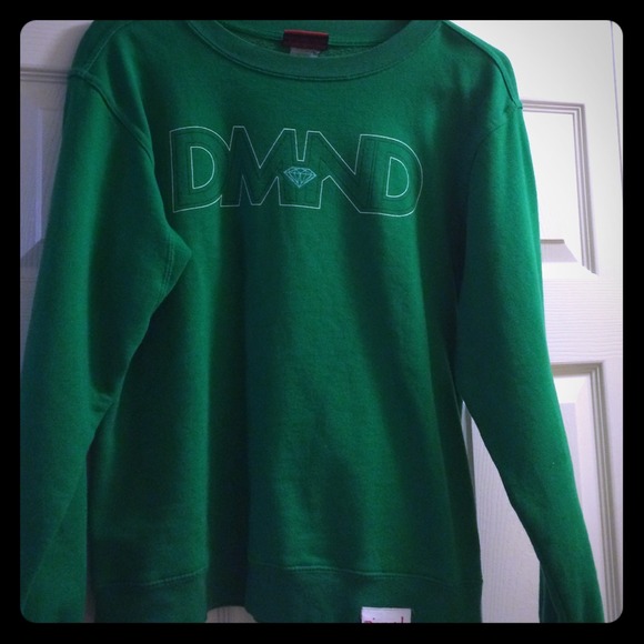 Diamond crew neck