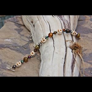 Skull & gemstone bracelet
