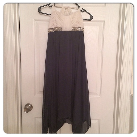 Flowy grey and white dress