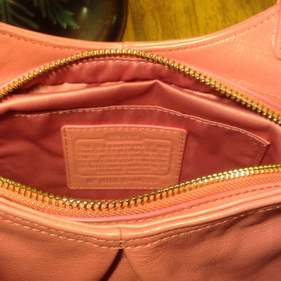 Handbag - Picture 2 of 3