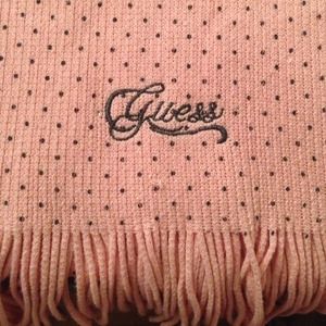 Guess scarf