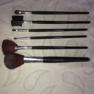 Mac make-up brushes