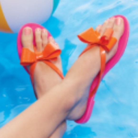 🚫SOLD IN BUNDLE🚫🎉HP🎉Weekend Wear - Picture 4 of 4