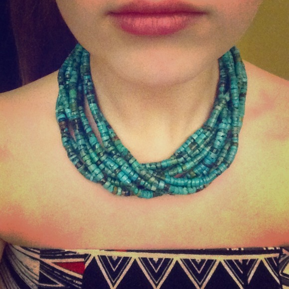 Jewelry - Turquoise Beaded Necklace