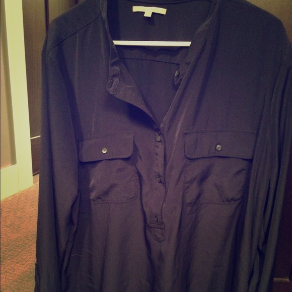 💜💜 SOLD! 💜💜 Gap navy top